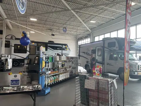 Blue Compass RV Indianapolis photo 2