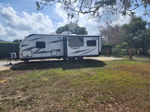 Buy Campers for Cash photo 3