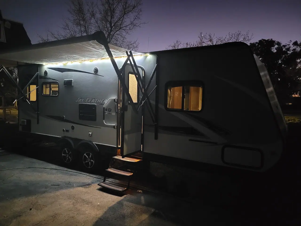Wheels & Deals Autos & RV's, RV dealers in Roseville