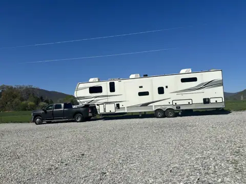 YOUR DREAM RV'S AND AUTO LLC. photo 2