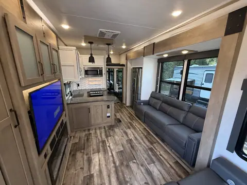 Galuppo Rv sales photo 3