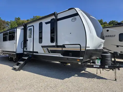 Unlimited RV - Osage Beach photo 2