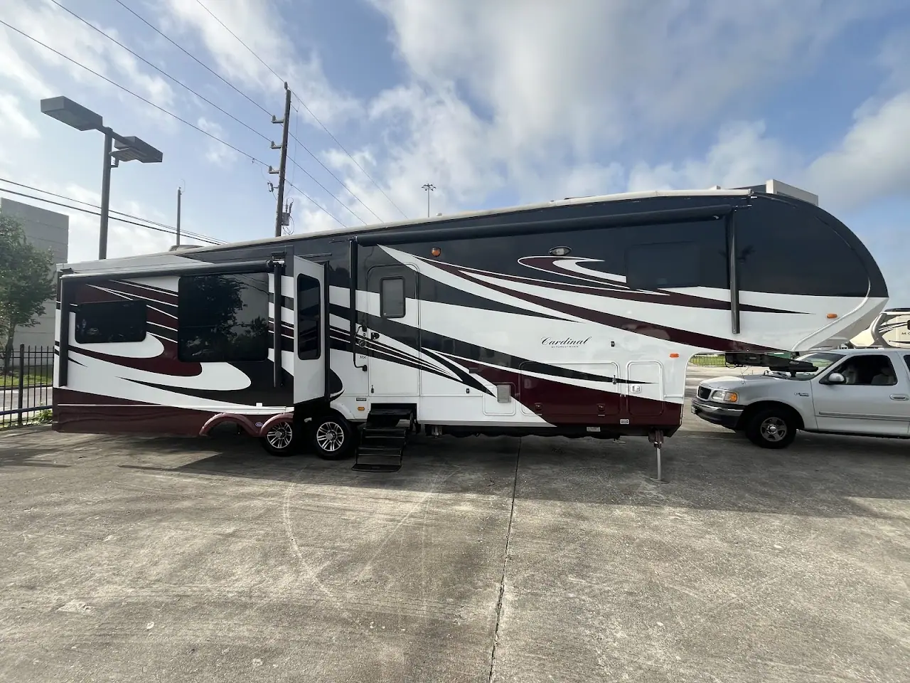 Hoppers rv sales & service, RV dealers in Houston
