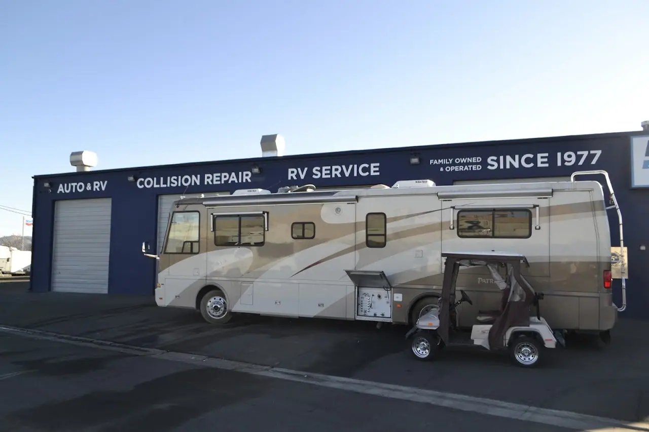Paramount Auto Body & RV Center, RV dealers in Reno