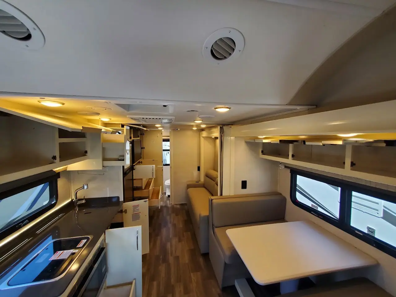 Mike Thompson's RV Super Store, RV dealers in Colton