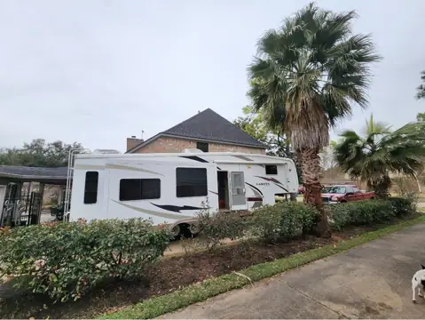 ideal rv sales in Houston, TX