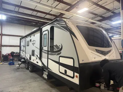 Maxie Price RV photo 3